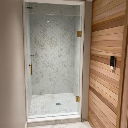 Standard 10mm Tempered Walk-in Shower Glass Partition, 900mm x 2000mm