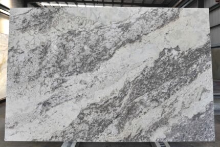 Natural Stone Creamy White Granite Slab, 20mm Polished Finish