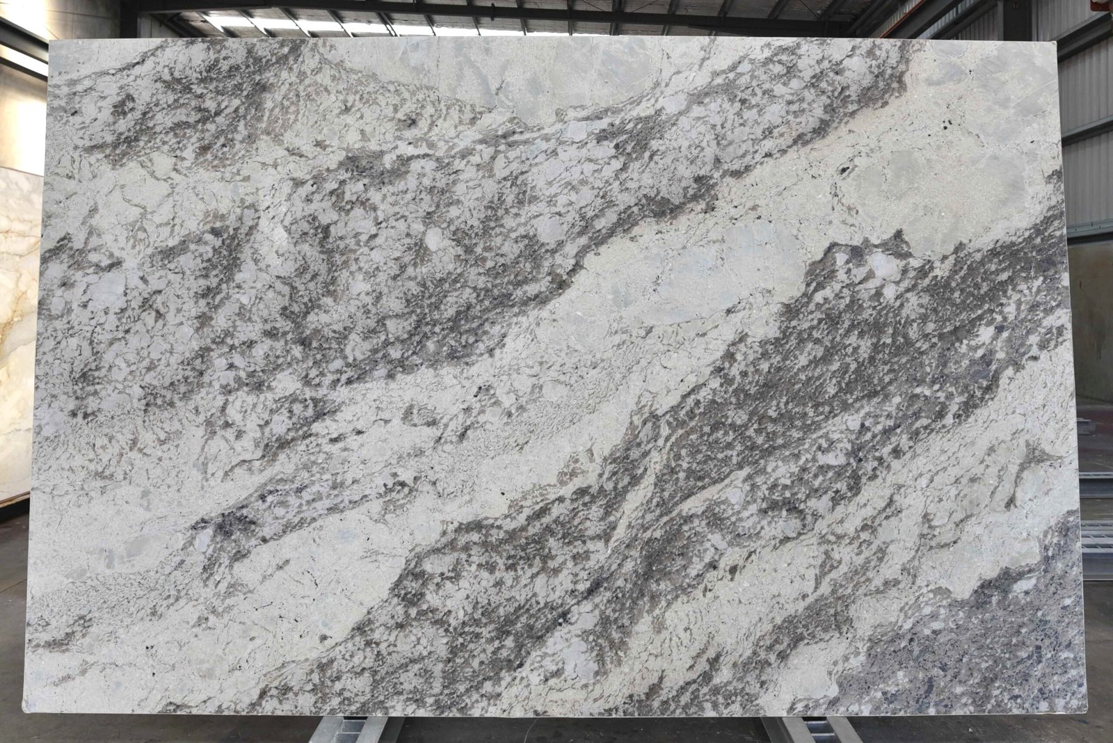 Natural Stone Creamy White Granite Slab, 20mm Polished Finish Natural Stone Creamy White Granite Slab, 20mm Polished Finish