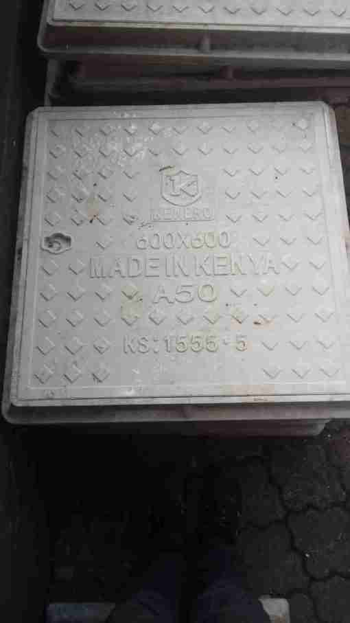 Kenbro 600x600mm Polymer Manhole Cover, Light-Medium Duty, Black Kenbro 600x600mm Polymer Manhole Cover, Light-Medium Duty, Black