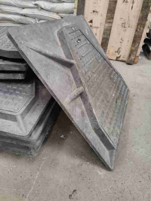 Light-Gauge-700mmx700mm-510x678-1.jpg Resintuff B125 Triangular Manhole Cover, 700mm x 700mm, 12.5 Ton Composite - Image 1